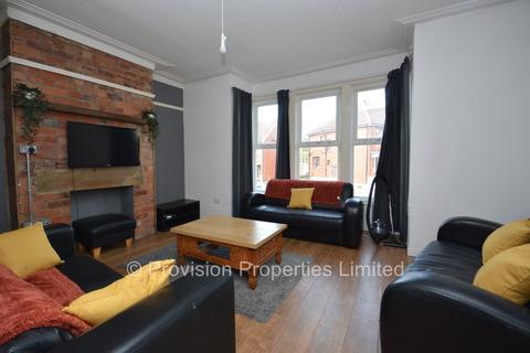 6 bedroom end of terrace house to rent, Raven Road, Hyde Park LS6