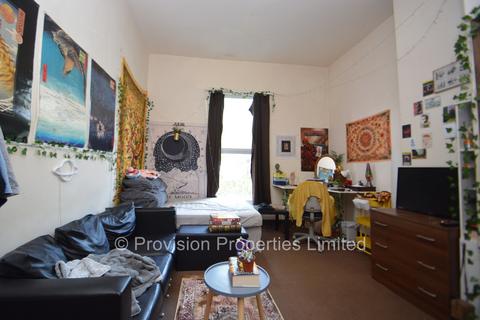 9 bedroom terraced house to rent, Moorland Avenue, Hyde Park LS6