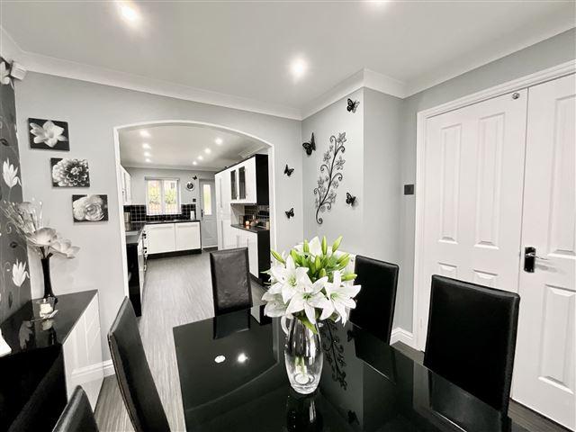 Dining area/kitchen