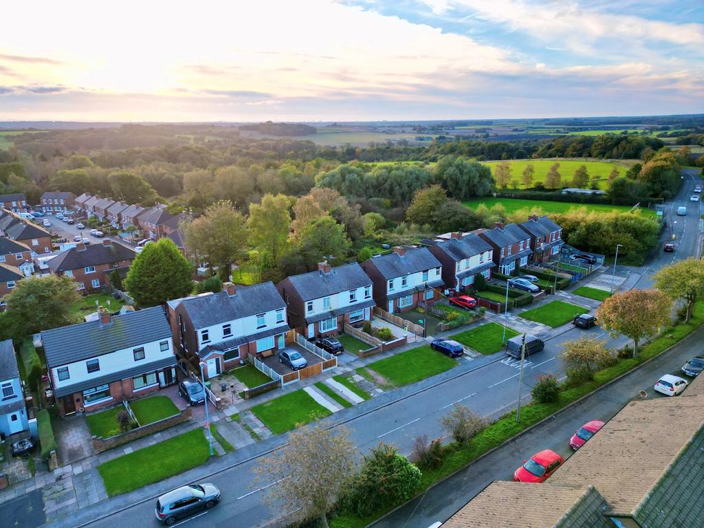 Rainford Road, Billinge, Wigan, WN5 2 bed semidetached house for sale £190,000
