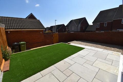 14 Albatross Road, Exeter, EX2 7SB