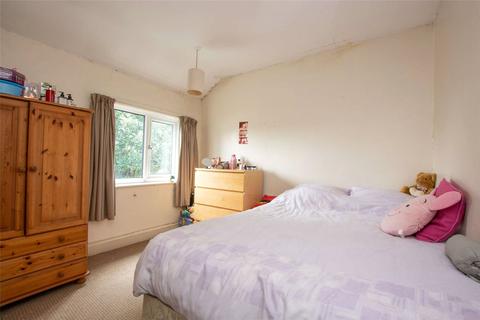 2 bedroom terraced house for sale, Hawkhill Avenue, Guiseley, Leeds, West Yorkshire