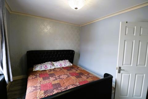 4 bedroom terraced house to rent, Rosedale Road, Grays