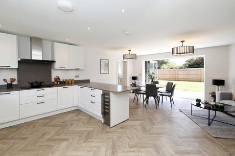 4 bedroom detached house for sale, Royal Oaks, Banstead, Surrey, SM7