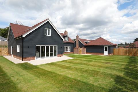 4 bedroom detached house for sale, Royal Oaks, Banstead, Surrey, SM7
