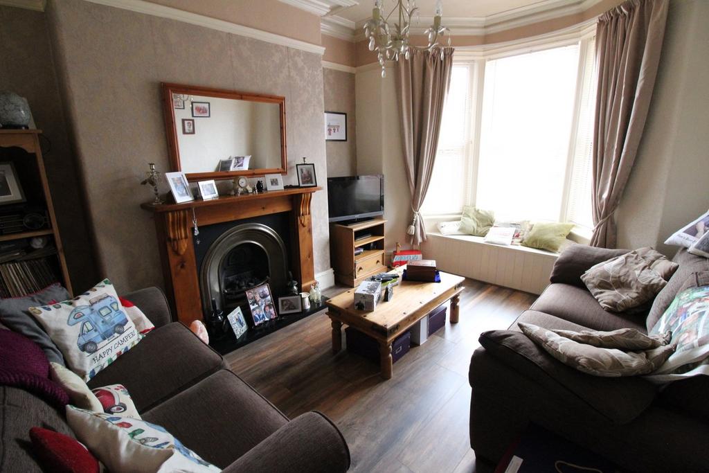 Linton Street, Keighley, BD22 3 bed terraced house for sale £171,500