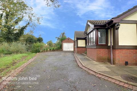 4 bedroom detached bungalow for sale - Southgate Avenue, Stoke-On-Trent, ST4 8XU