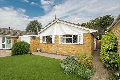 3 bedroom bungalow for sale - Selbourne Avenue, New Haw, Addlestone, KT15