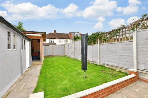 3 bedroom end of terrace house for sale, Parkway, Woodford Green, Essex