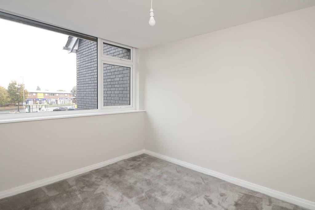 Central Square, Maghull 2 bed apartment £675 pcm (£156 pw)