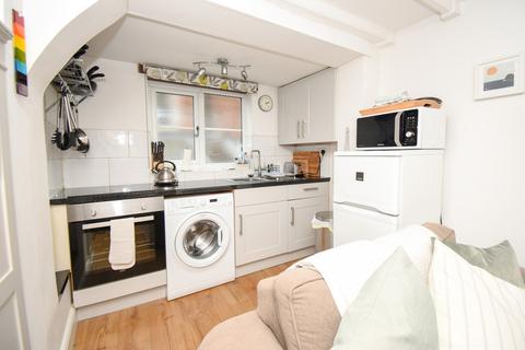 36 Belle Vue Road, Ashbourne, DE6 1AT