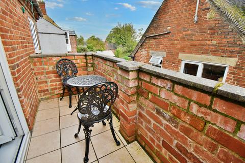 36 Belle Vue Road, Ashbourne, DE6 1AT