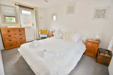 36 Belle Vue Road, Ashbourne, DE6 1AT