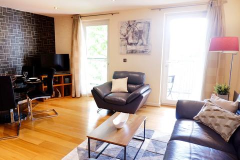 2 bedroom serviced apartment to rent - Warren Close, Cambridge CB2