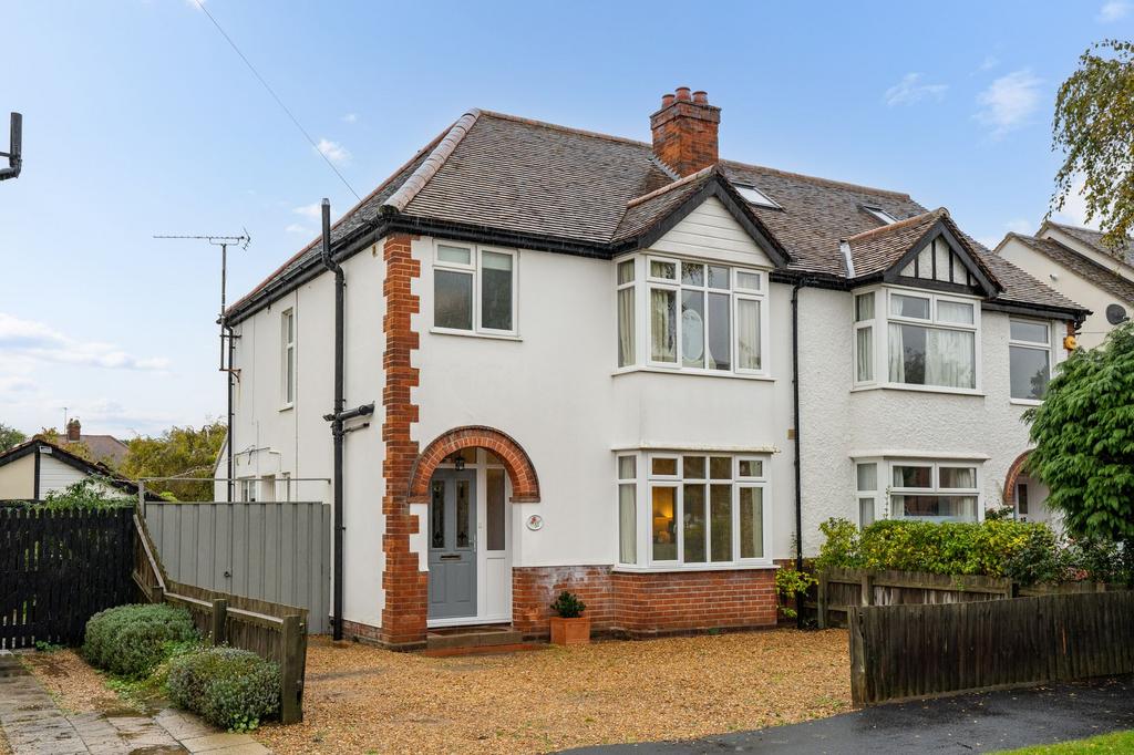 Orchard Avenue, Cambridge, CB4 3 bed semidetached house for sale £