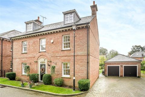 5 bedroom detached house for sale - Lawton Hall Drive, Church Lawton, Cheshire, ST7