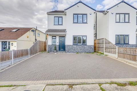 Chesterfield Avenue, Benfleet, SS7