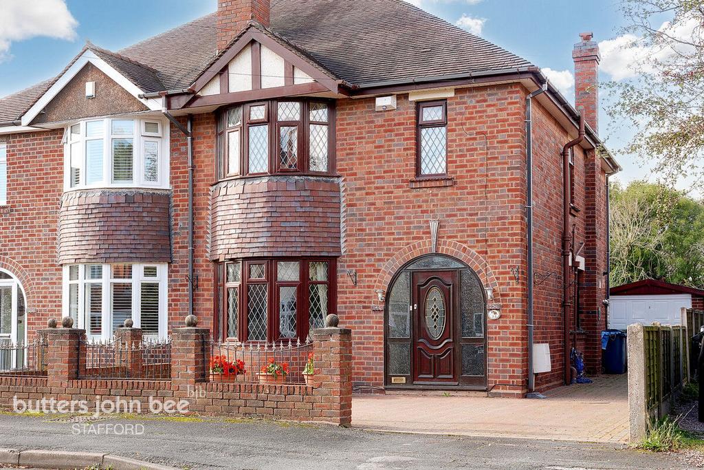 Silkmore Crescent, Stafford 3 bed semidetached house for sale £300,000