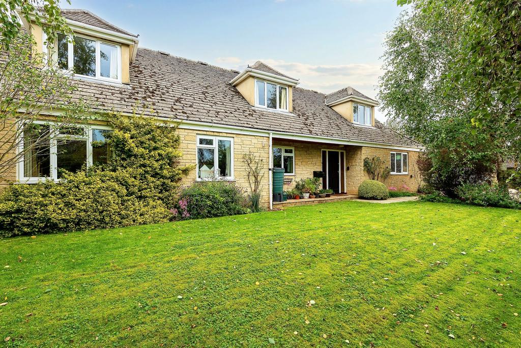 Burford Road, Brize Norton, OX18 4 bed chalet for sale £975,000