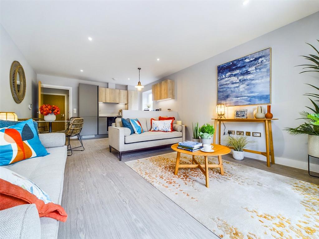 Wortley Road, Highcliffe, Christchurch, Dorset, BH23 2 bed apartment for sale £425,000