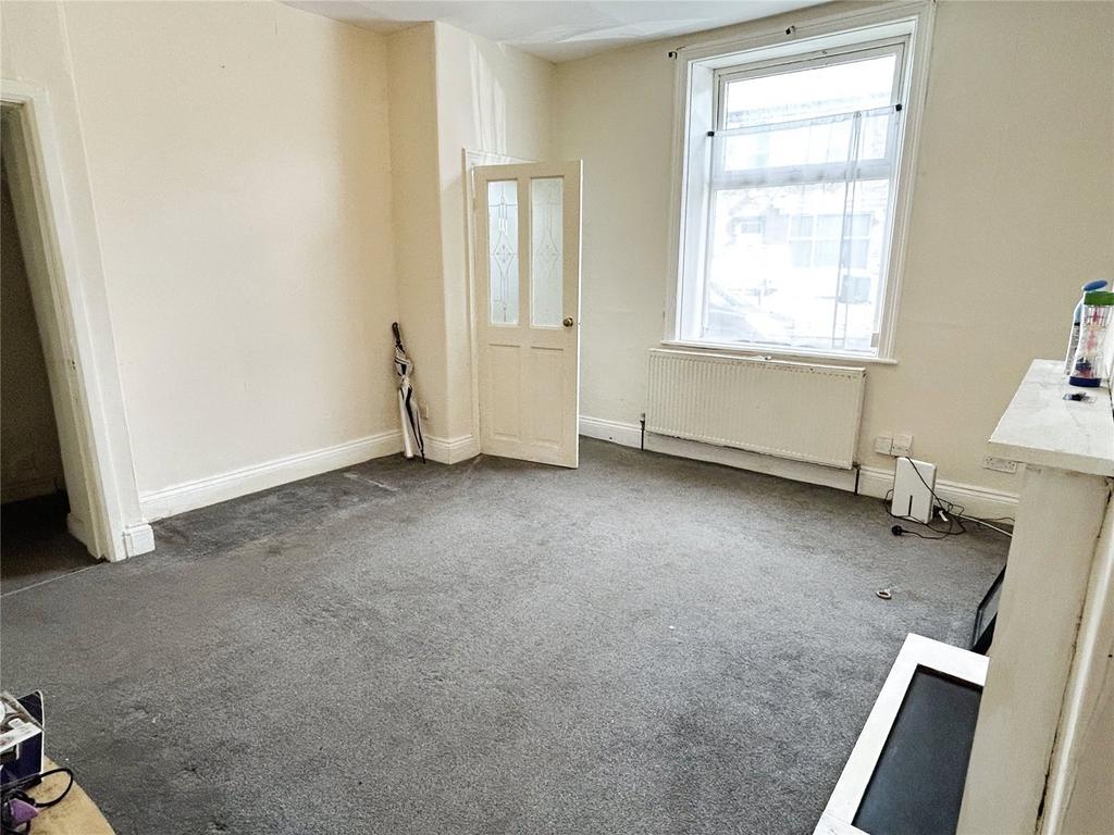 Blackhouse Road, Fartown, Huddersfield, HD2 2 bed terraced house for