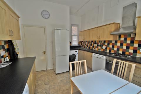1 bedroom in a house share to rent, Woodgrange Avenue, London, W5