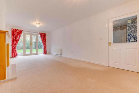 4 bedroom detached house for sale - Roebuck Chase, Wath-upon-Dearne, Rotherham, South Yorkshire, S63 6FH