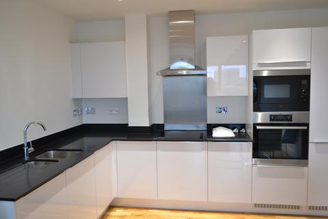 2 bedroom apartment to rent, City view point, Leven Road, London E14