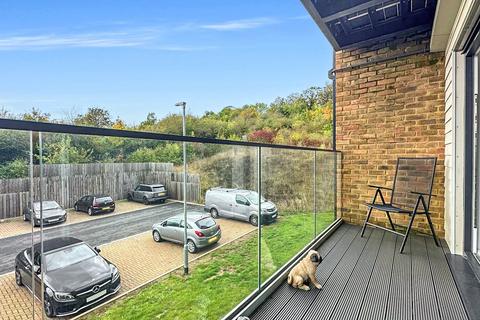 67 Havelock Drive, Greenhithe, DA9 9XT