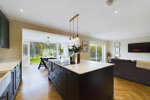 13 Dukes Ride, Silchester, Reading, RG7 2PX