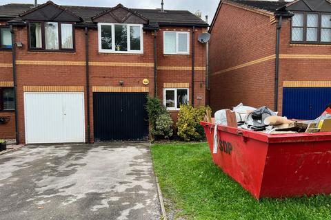 3 bedroom semi-detached house to rent, Brookland Grove, Walsall WS9