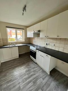 3 bedroom semi-detached house to rent, Brookland Grove, Walsall WS9