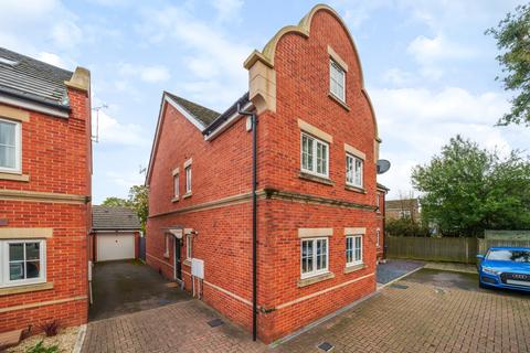 5 Derisley Close, Byfleet, West Byfleet, KT14 7QA