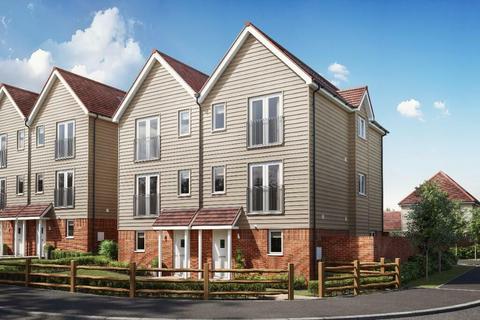 3 bedroom semi-detached house for sale - Plot 13, The Ivy at Manston Gardens, Manston Road, Ramsgate, Kent CT12