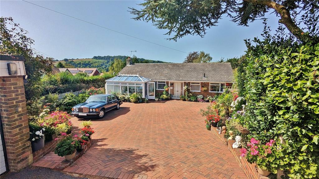 Kilmore Close, Findon Village, West Sussex, BN14 3 bed bungalow for