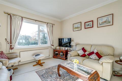 2 bedroom bungalow for sale, Ferring Close, Ferring, Worthing, West Sussex, BN12