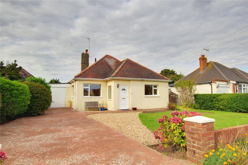 Cissbury Road, Ferring, Worthing, West Sussex, BN12 3 bed bungalow for