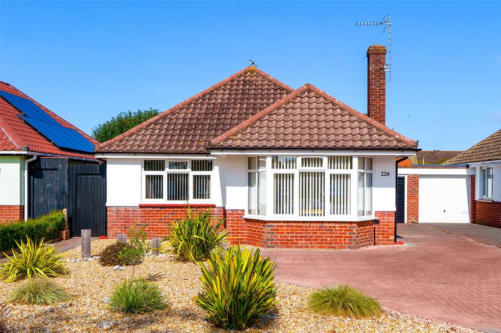 Goring Way, Ferring, Worthing, West Sussex, BN12 3 bed bungalow for