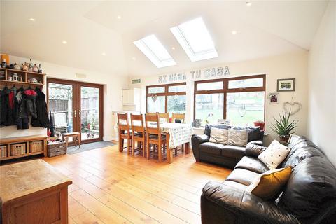 4 bedroom bungalow for sale, Vale Walk, Findon Valley, West Sussex, BN14