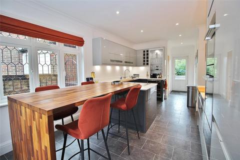7 Broadview Gardens, Worthing, BN13 3DZ