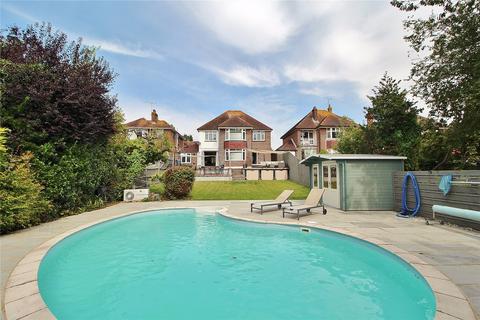 7 Broadview Gardens, Worthing, BN13 3DZ