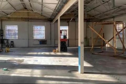 Warehouse to rent, Trafford Road, Reading RG1 8JP