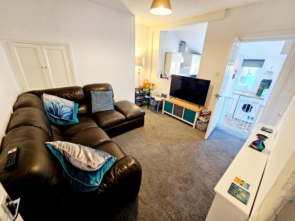Link Avenue, St. Helens, WA11 3 bed terraced house £750 pcm (£173 pw)
