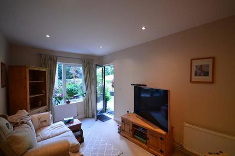 1 bedroom flat for sale - Wispers Lane, Haslemere, Surrey, GU27 1AR