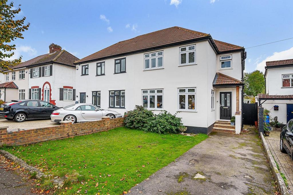 Queensway, West Wickham 3 bed semidetached house £650,000