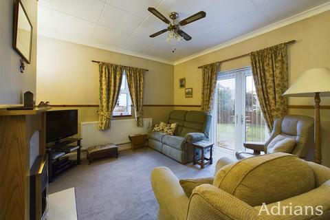 2 bedroom bungalow for sale - Alma Drive, Chelmsford