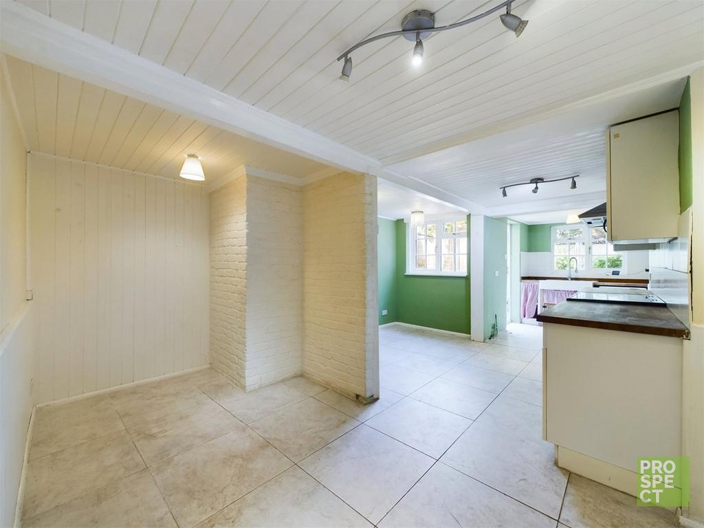 Cox Cottages, Lock Lane, Maidenhead, Berkshire, SL6 3 bed terraced
