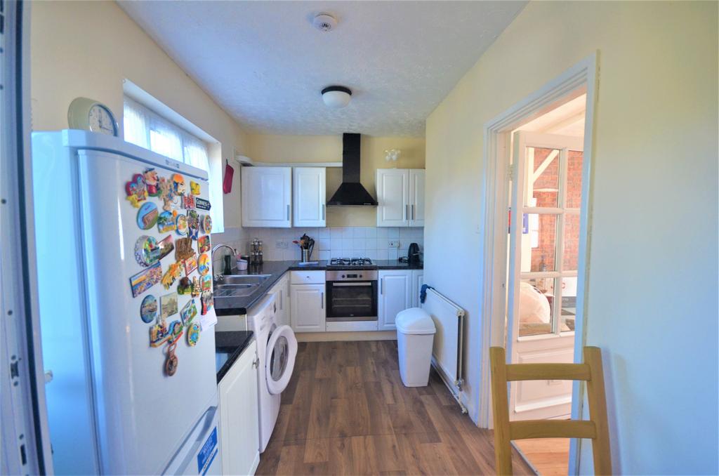 Dawson Avenue, IG11 9QQ 2 bed terraced house for sale £360,000