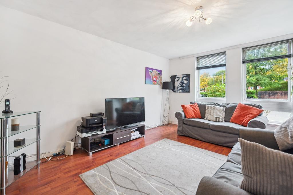 Clarence Gardens, Broomhill, Glasgow, G11 7JW 2 bed flat for sale £