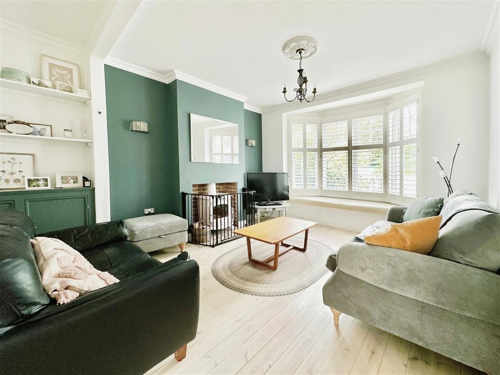 Kirby Lane, Kirby Muxloe, Leicester, LE9 2JG 3 bed semidetached house